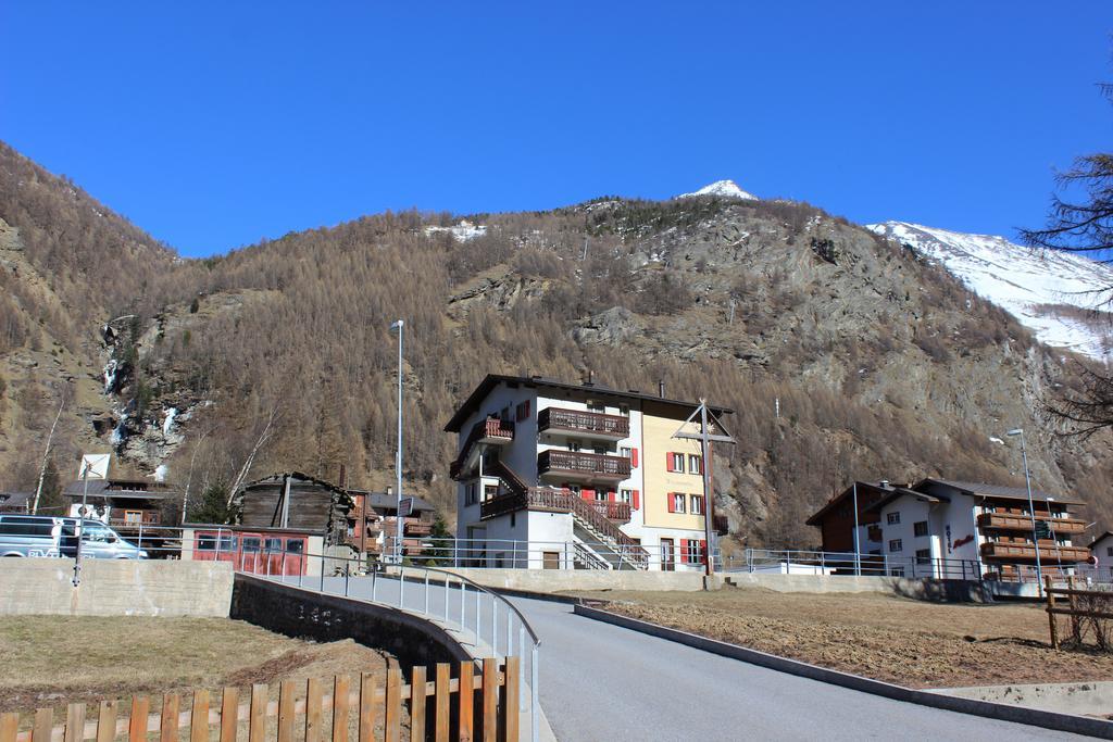Haus Alpenblick Apartment Saas-Grund Bagian luar foto